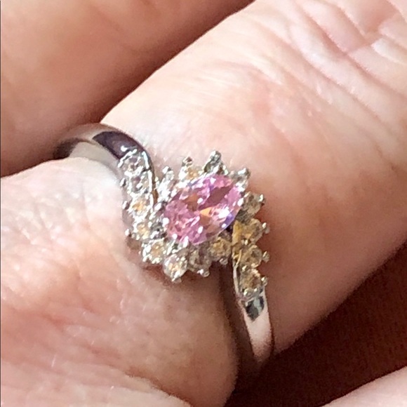 SOLD OUT Dainty 925 sterling pink ‘topaz’ ring - Picture 4 of 10
